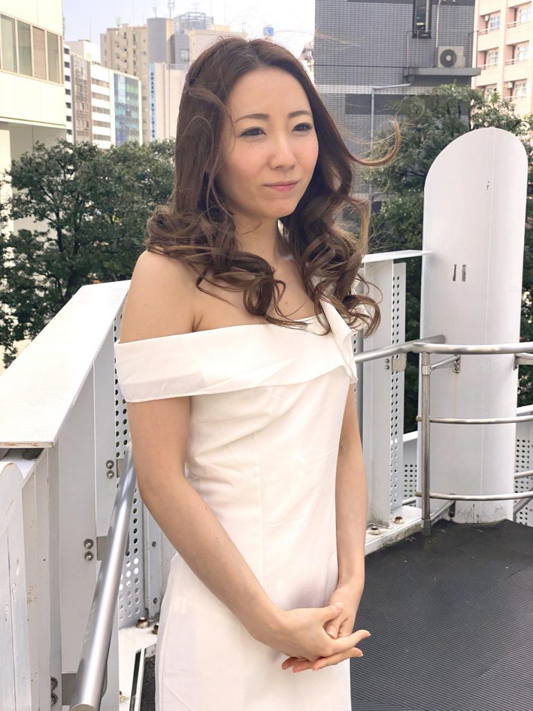 あのクイーンオブHOTが遂に中出しデビュー!AV女優らしからぬ…秘書かOL、はたまた愛人か? 平清香/南かおり