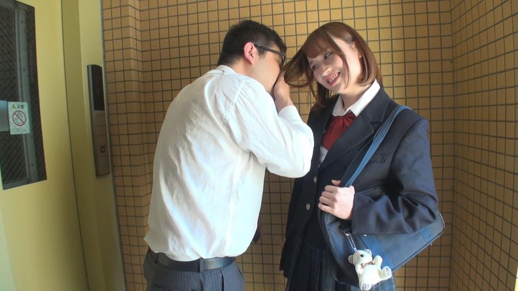 制服少女たちの綺麗な髪に発射したい