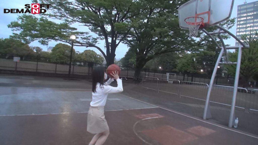 喉奥でドMに豹変する 低音ボイスのむっつり上京娘 東京 板橋区 ■■商店街 看護師1年目 イラマ大好き白石なずなさん(仮名・21歳)夜勤明けに東京観光×AVデビューで中出しまで人生初体験!