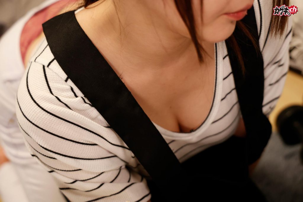 家事代行で来た女は、お掃除フェラまでしてくれる美尻人妻だった!?「旦那よりも大きいっつ!」と自らチ〇ポを求めるムチムチピタパン熟女