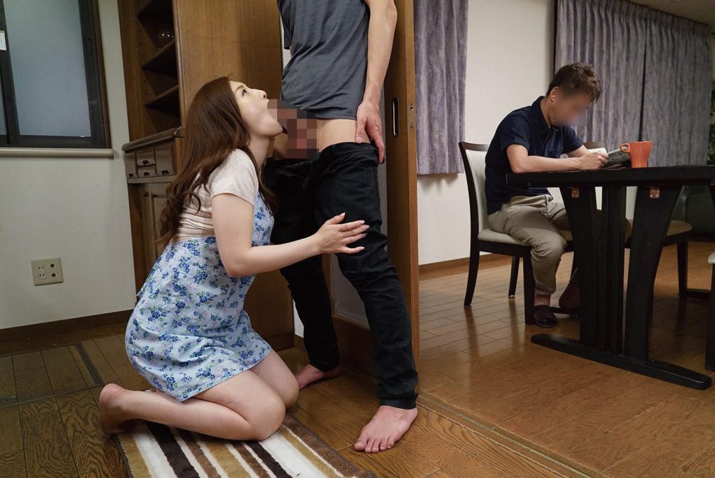 超危険なシチュエーションで熟女の口内にドピュドピュ出しまくる大量射精デンジャラスフェラ 70人8時間
