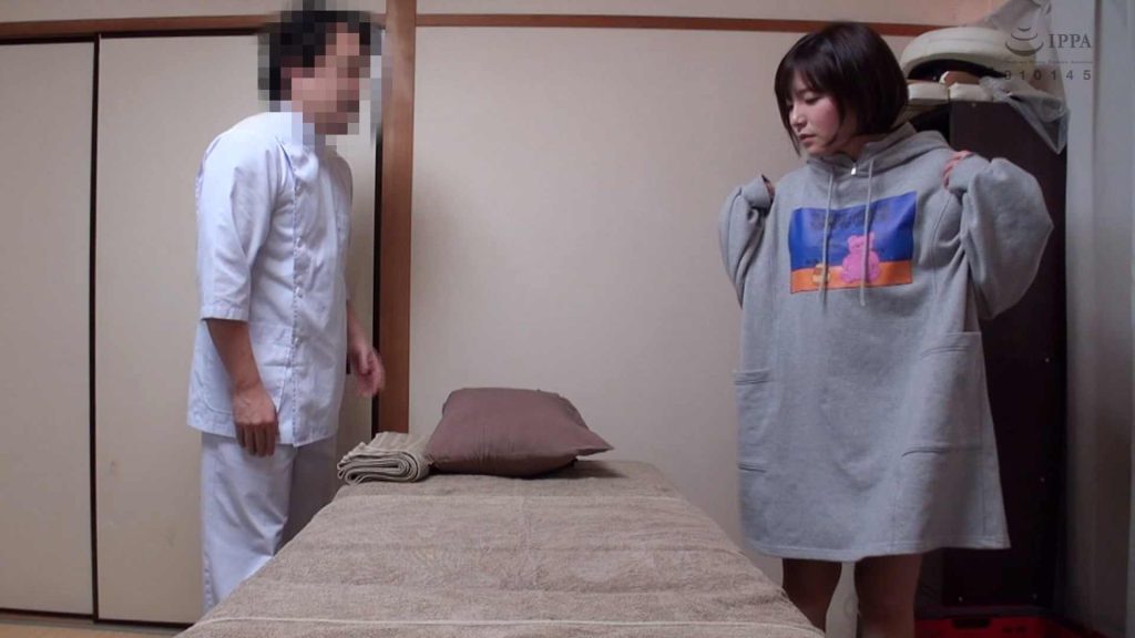 媚薬オイルマッサージ痴漢盗撮＆中出し素人娘VOL.21超強力媚薬を配合したマッサージオイルを施術中に知らずに塗りこまれたオンナは、身体の火照りに驚き、チ〇ポを欲しがる自分に戸惑い、垂れ出したマン汁に恥ずかしがりながらも生ハメ中出しまで欲してしまう！