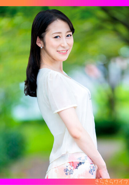 色白美肌の清楚妻?実際は性に貪欲なドスケベ奥様!マッチョボディの激しいピストンに昇天中出し性交
