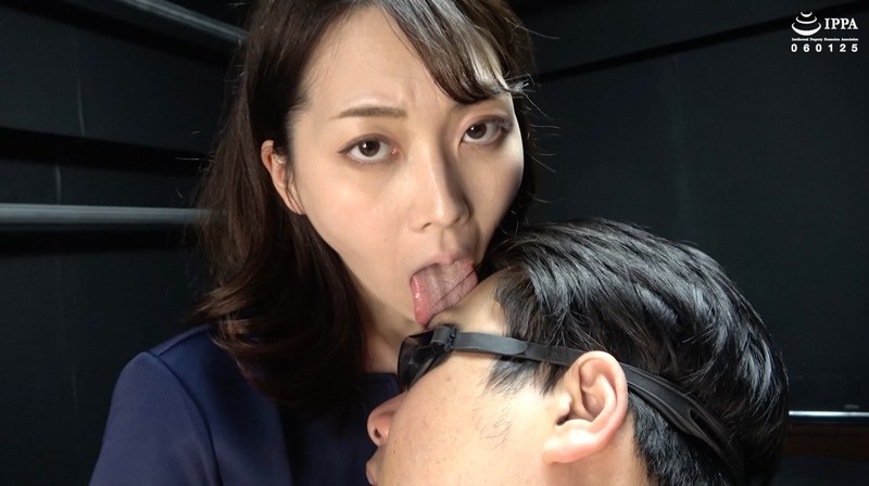 【舌ベロ】超濃厚な舌ベロで顔舐め唾垂らしM男いじめ+おまけで本気オナニー 香椎佳穂